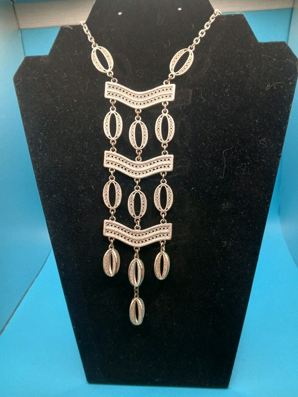 STELLA & DOT KIMBERLY GOLDTONE FILIGREE LARIAT DROP BIB STATEMENT NECKLACE 26"
